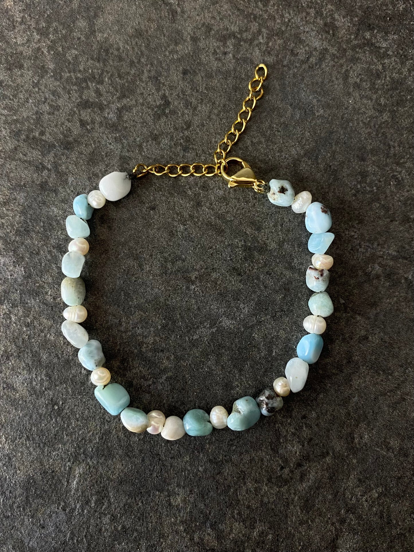 Larimar armbandje goud