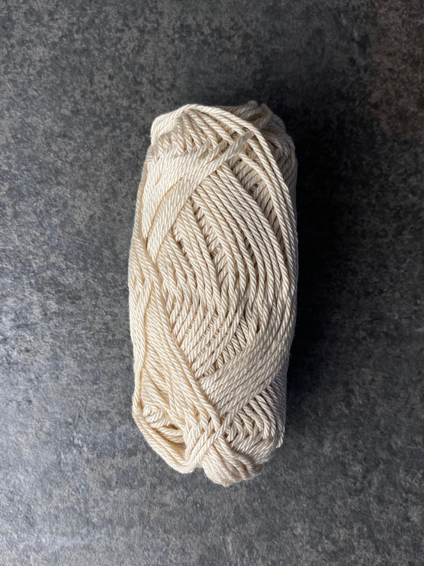 Beige draad