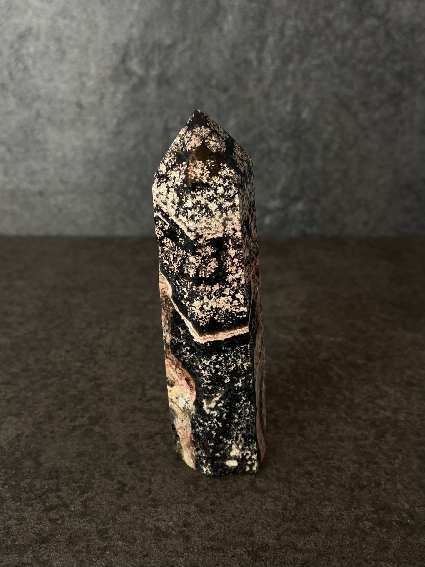 Firework obsidian toren