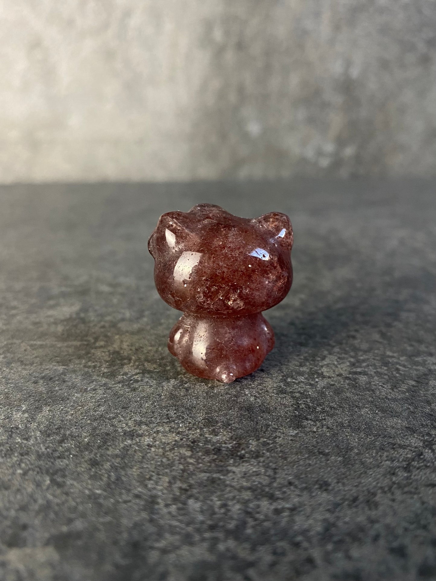 Aardbeien kwarts hello kitty carving