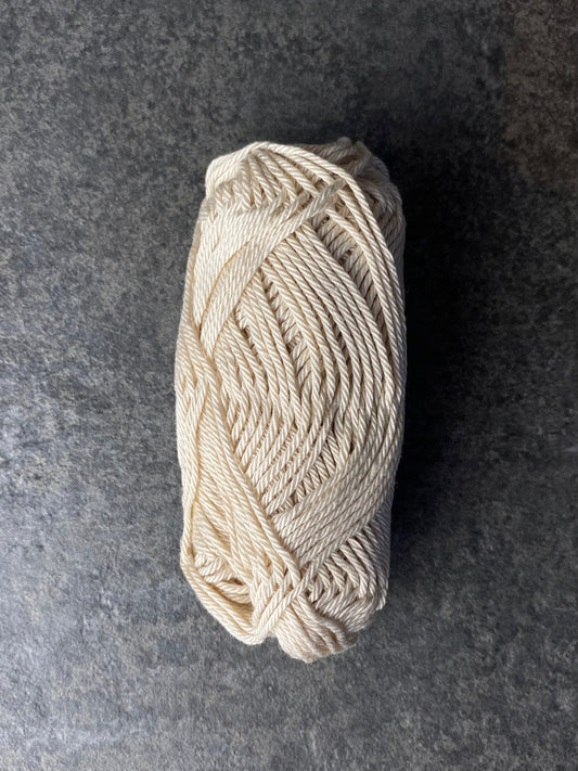 Beige draad