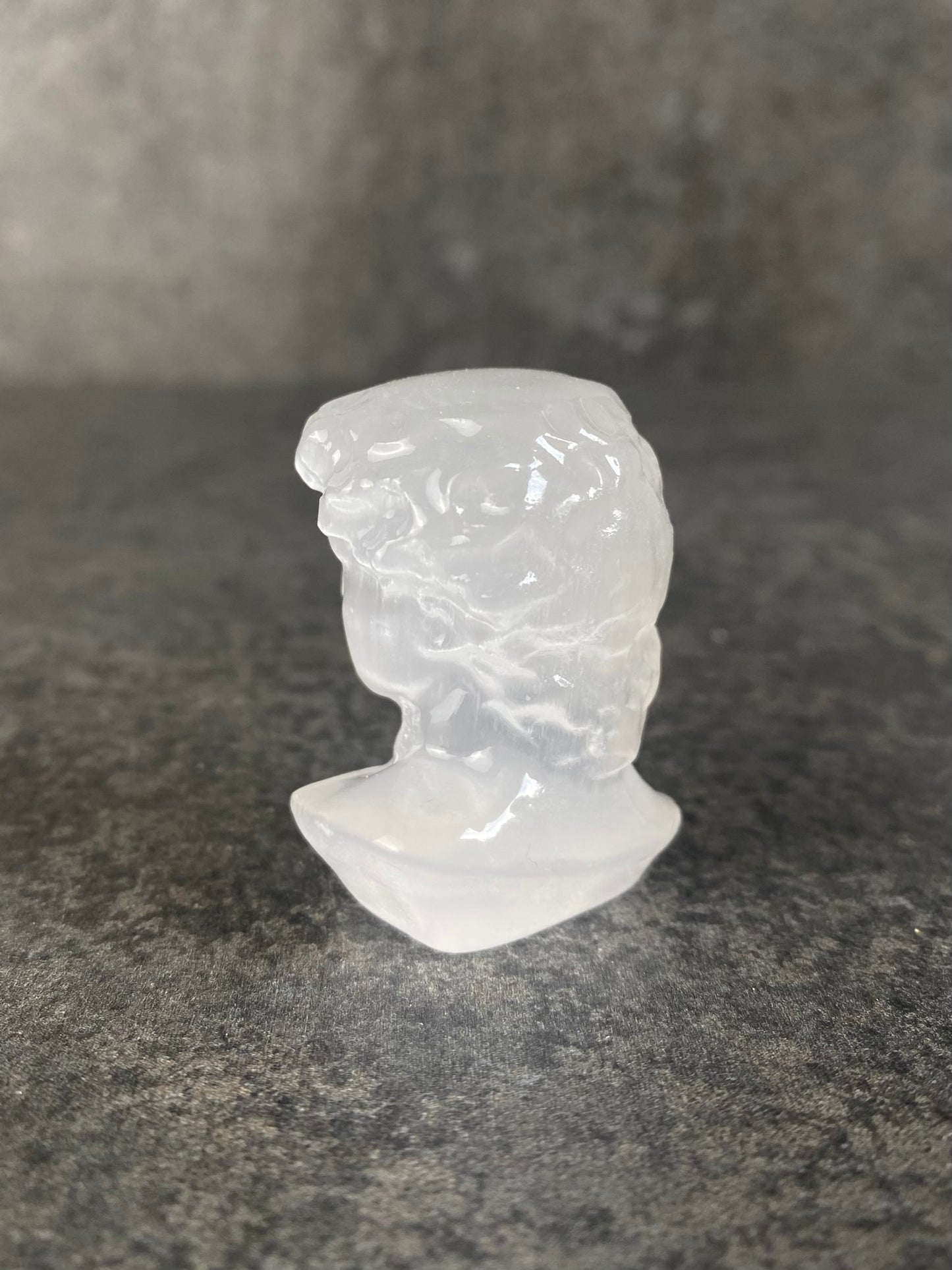 Seleniet carving