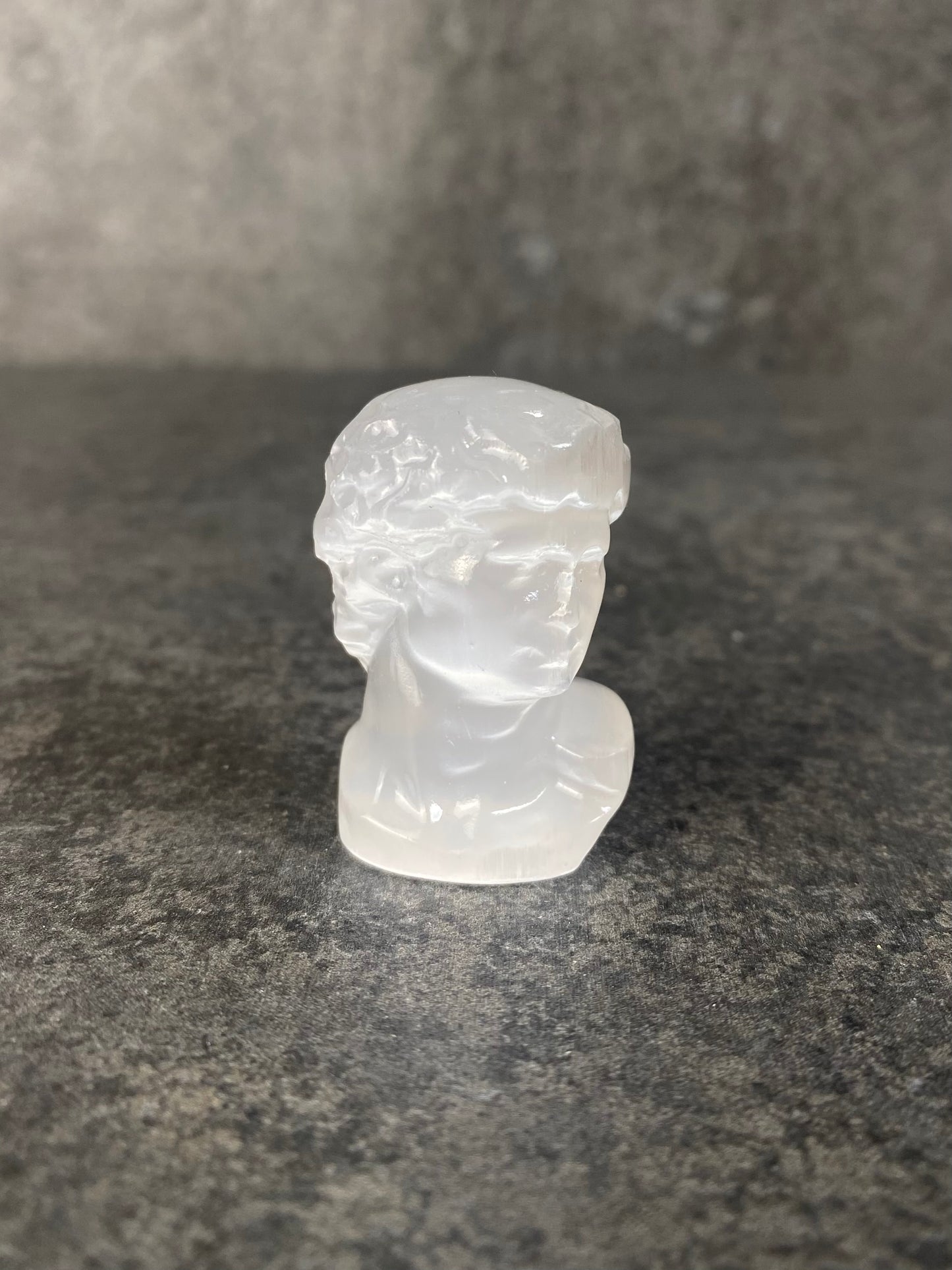 Seleniet carving