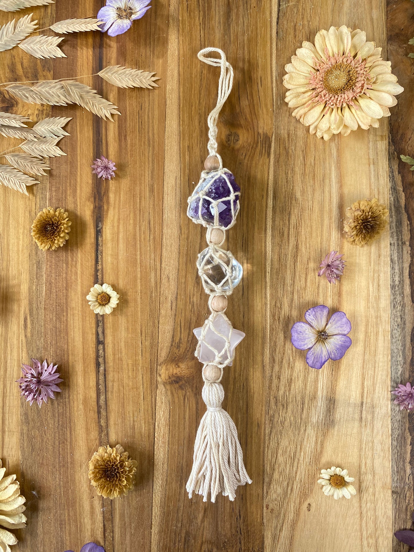 Hanger met gouden driehoek