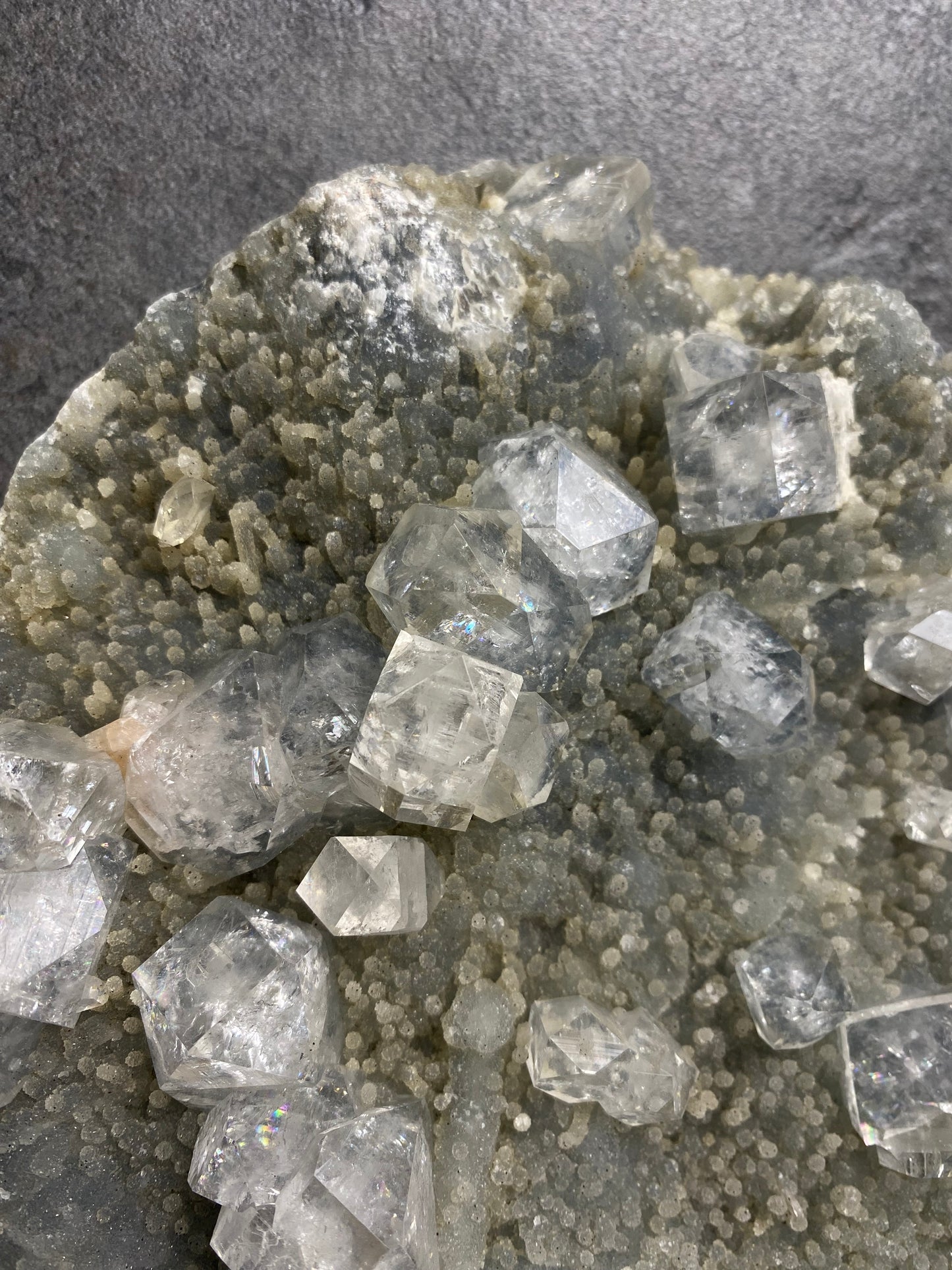 Chalcedoon met apofyliet