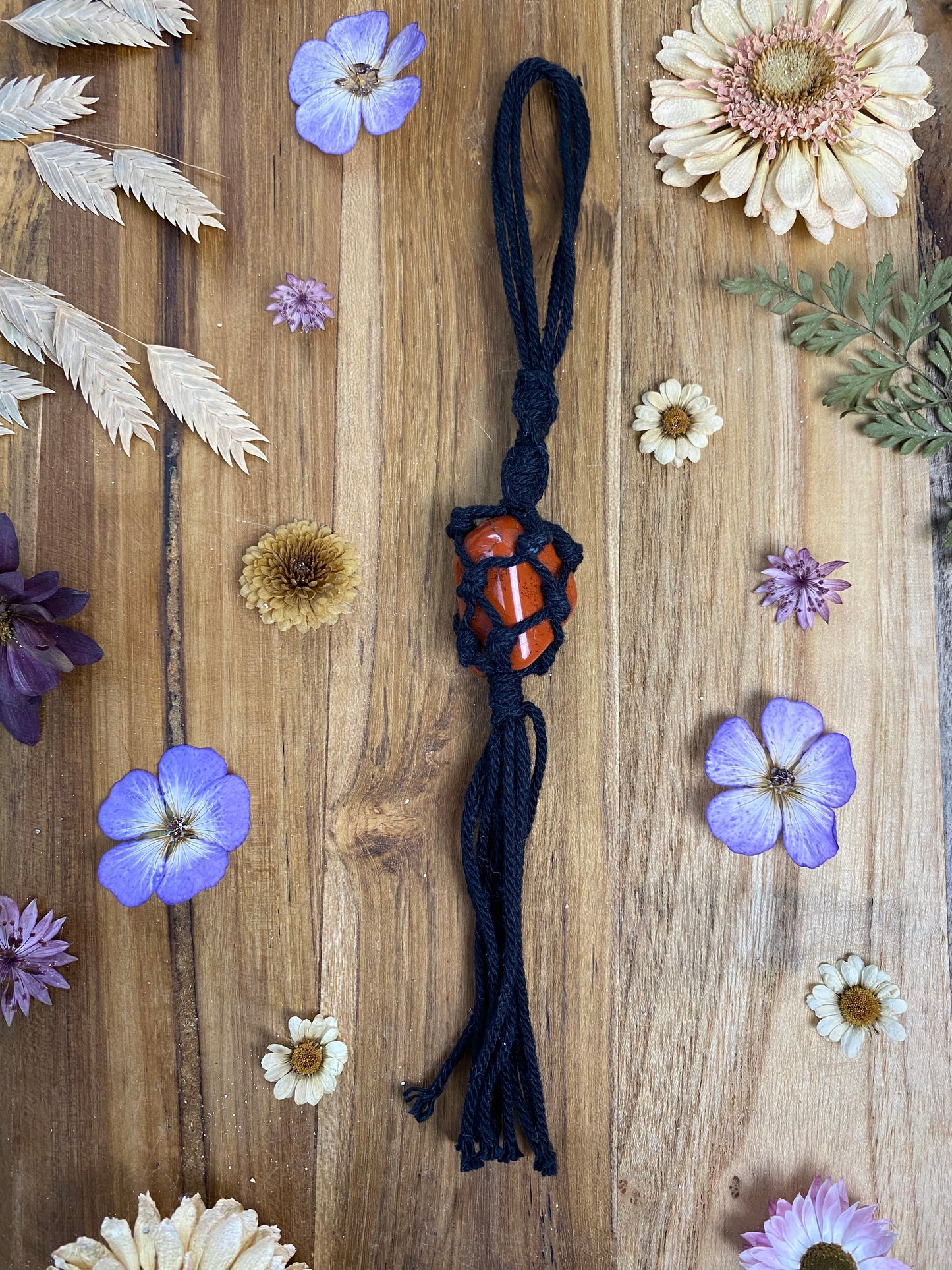 Rode jaspis auto hanger