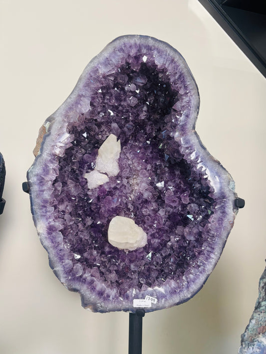 Amethist statement piece