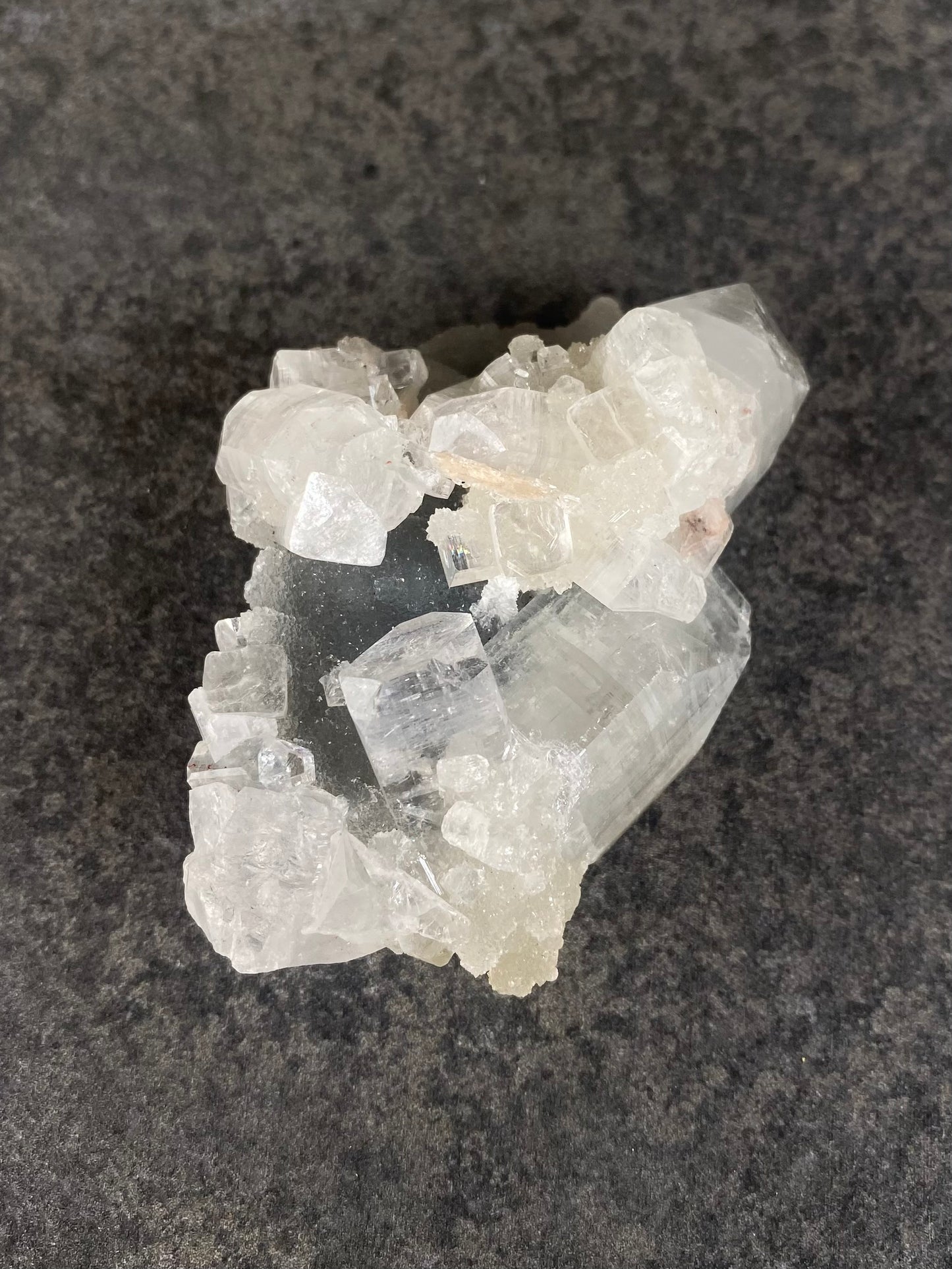 Chalcedoon met apofyliet en stilbiet