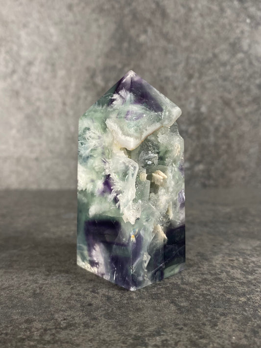 Feather fluorite toren