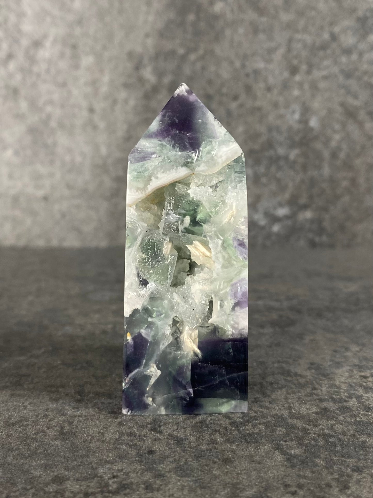 Feather fluorite toren