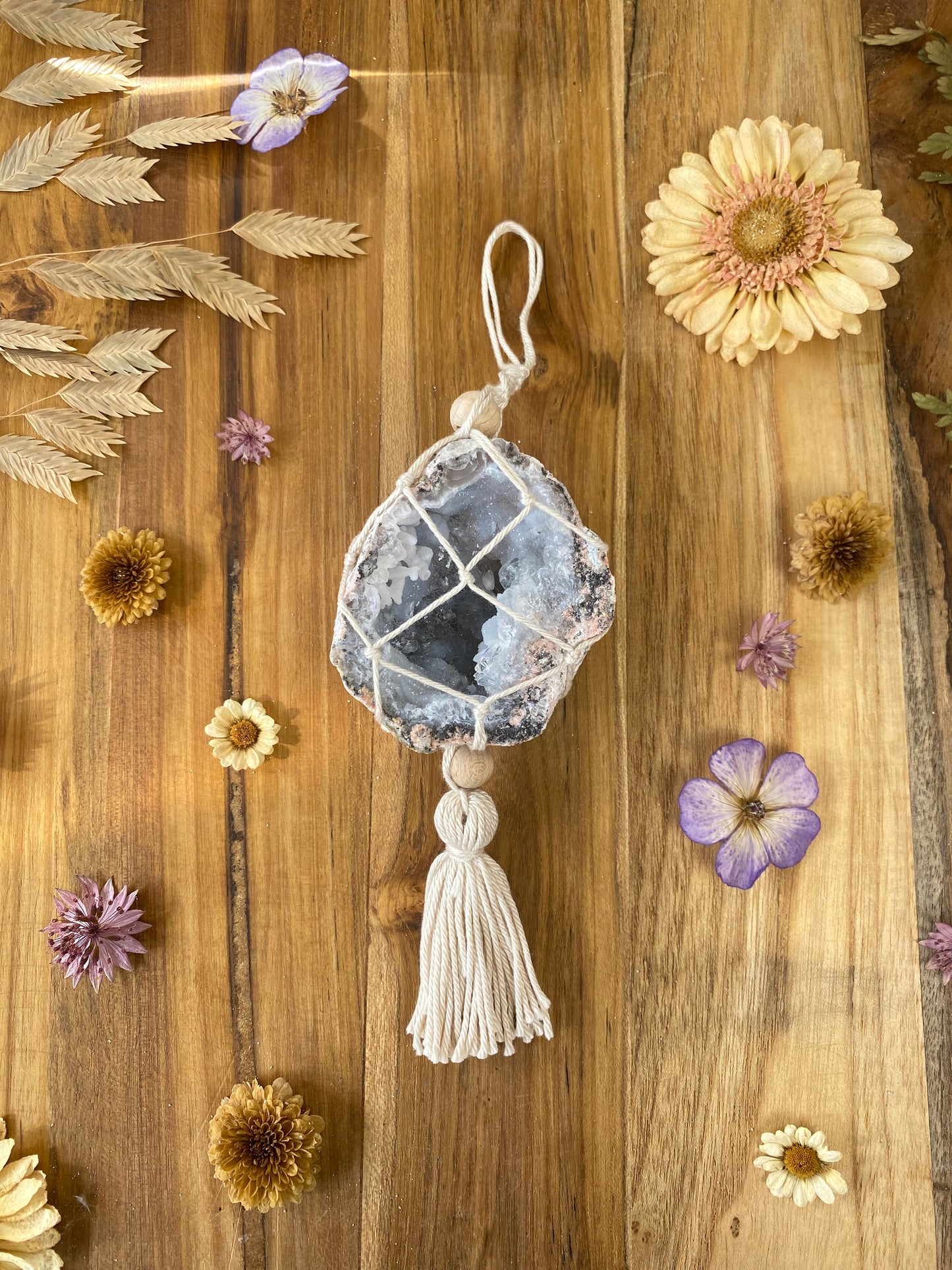 Hanger met chalcedoon geode