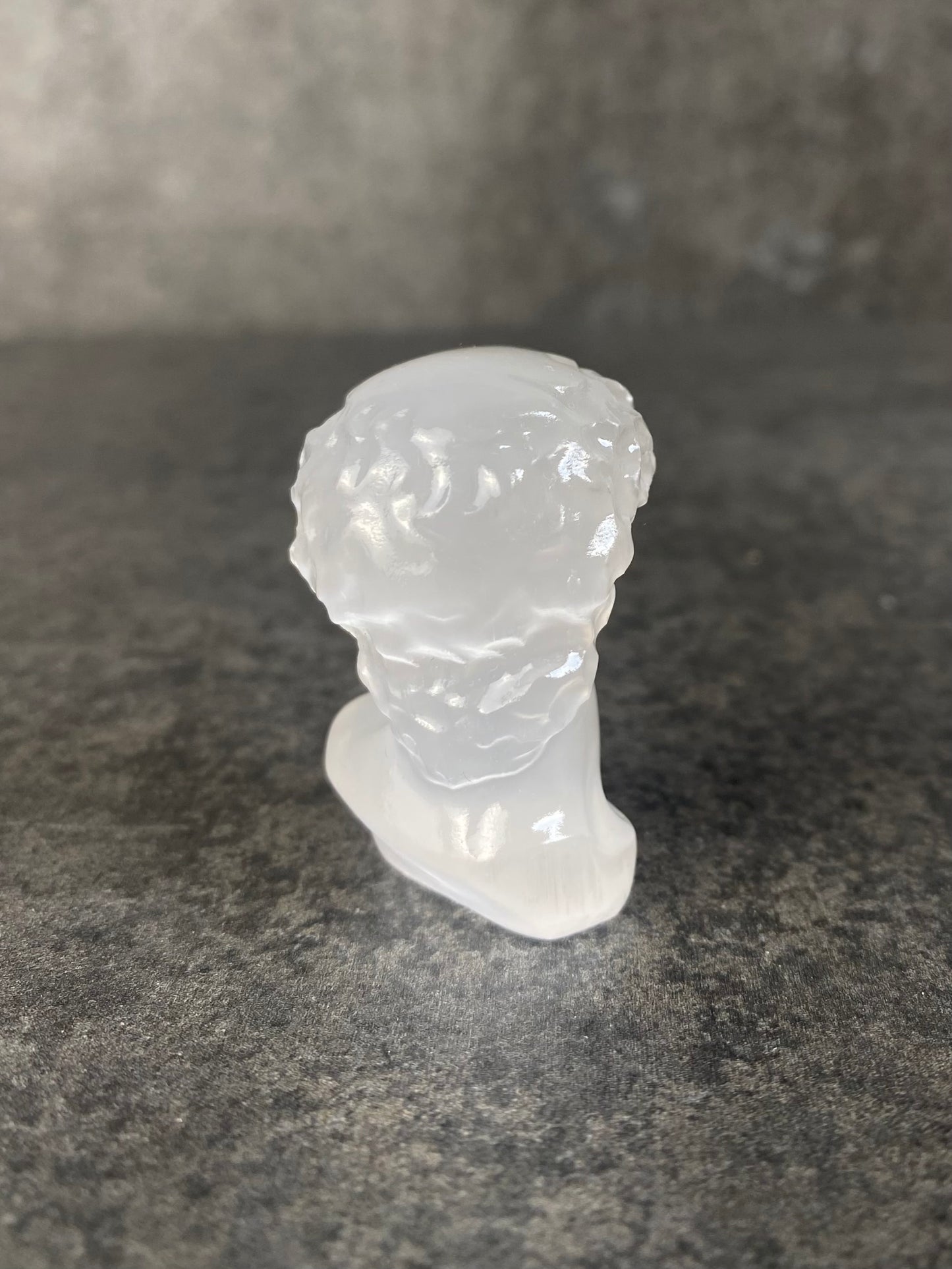 Seleniet carving