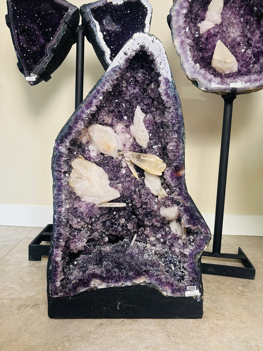 Amethist statement piece