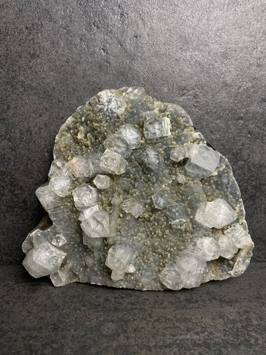 Chalcedoon met apofyliet