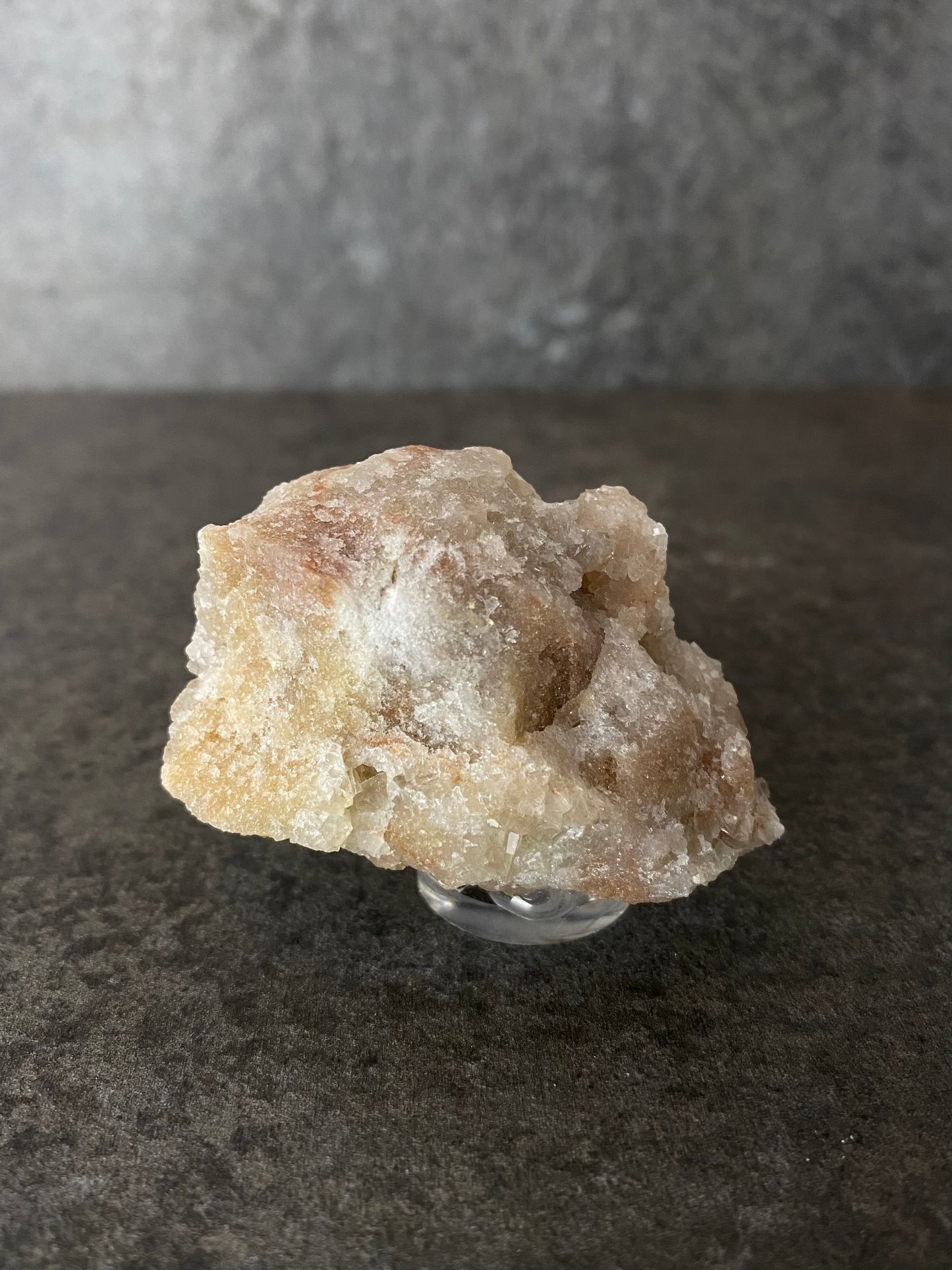 Calciet op sokkel