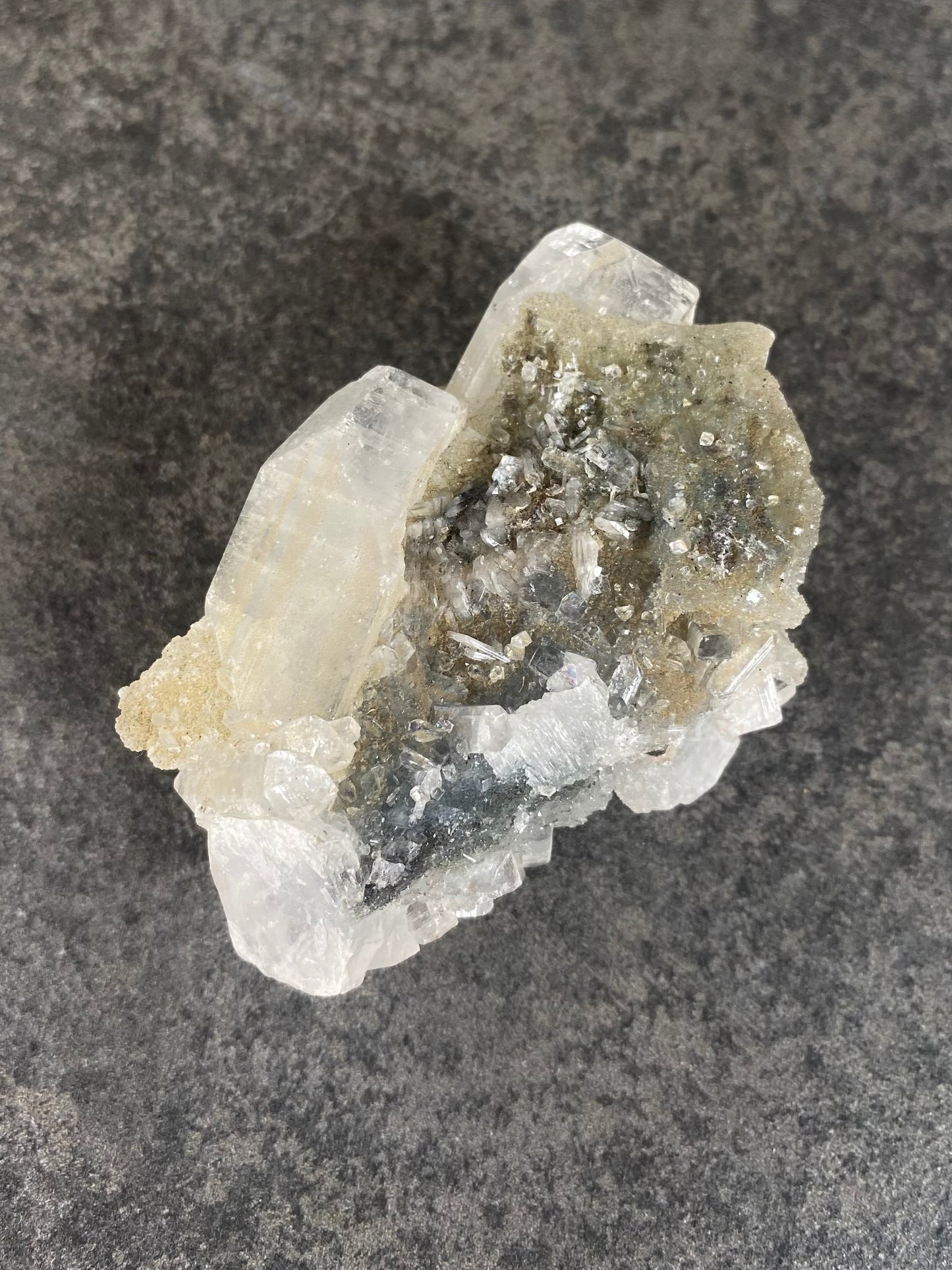 Chalcedoon met apofyliet en stilbiet