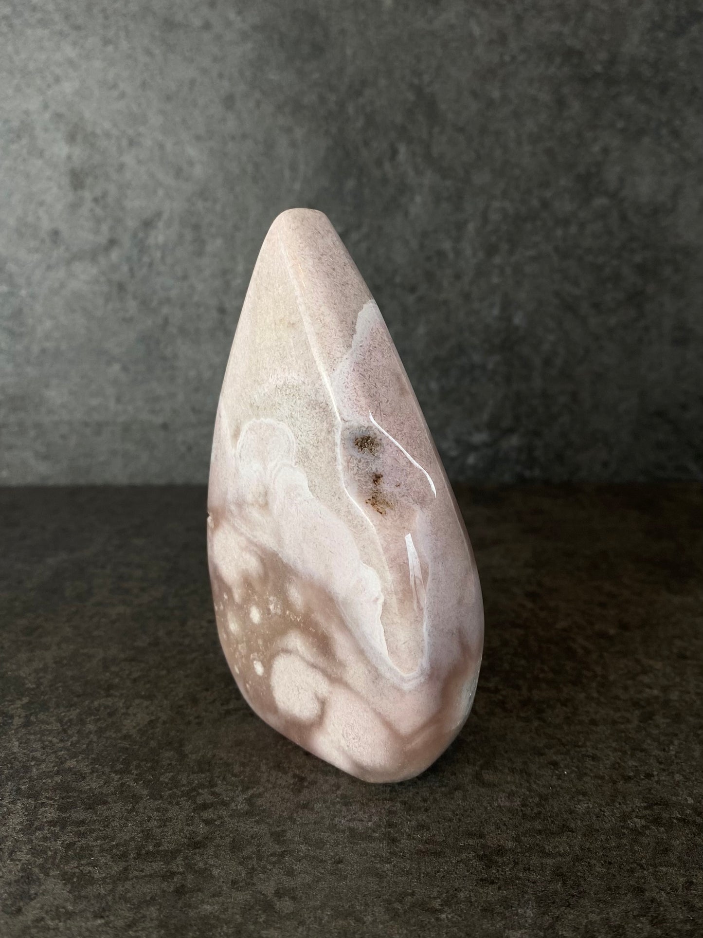 Roze chalcedoon vlam